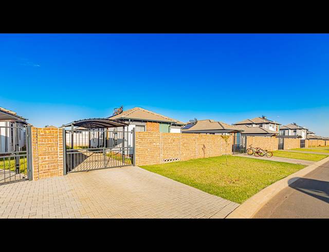 3 BEDROOM HOUSE FOR SALE IN SKY CITY